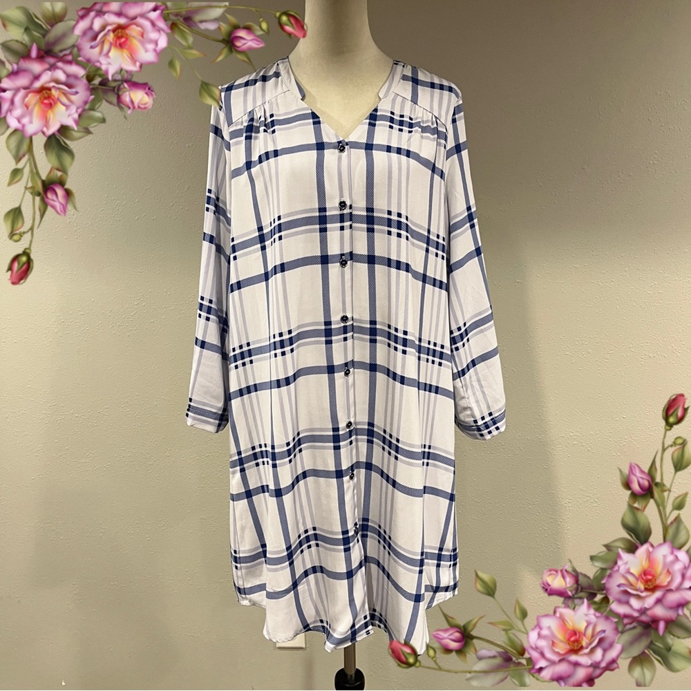 Blue and‎ White Plaid loose fit v-neck button down dress size large